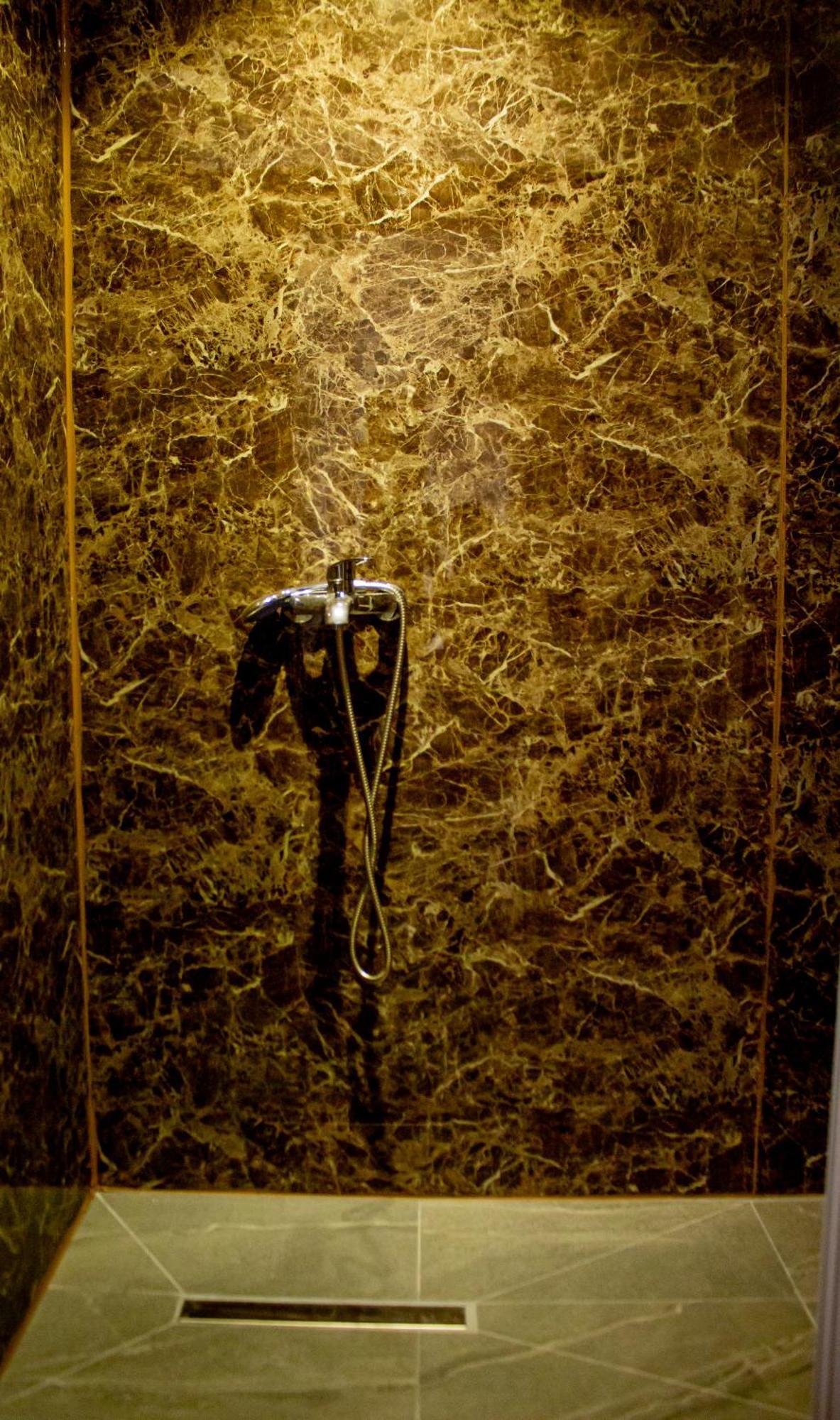 Hostel The Golden Rooster Tirana Exteriér fotografie